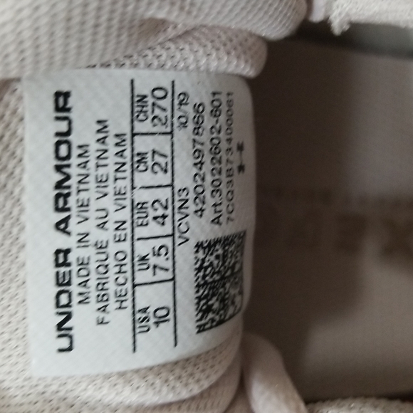 UNDER ARMOUR SNEAKERS - Picture 11 of 11